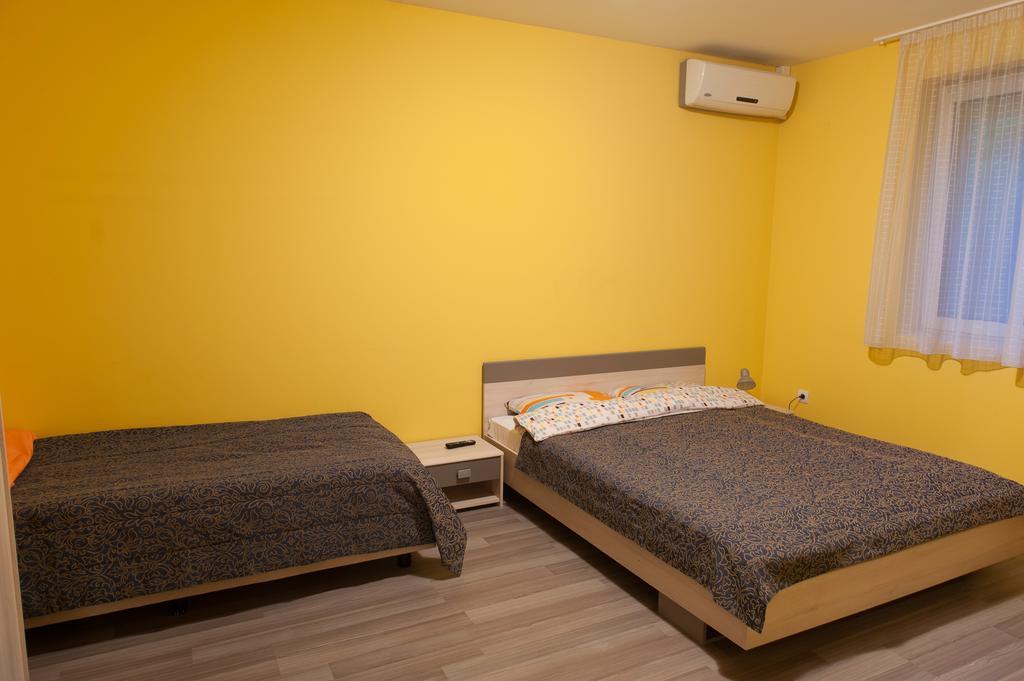 Hotel Farkasverem Vendégház Nyírtura Habitación foto