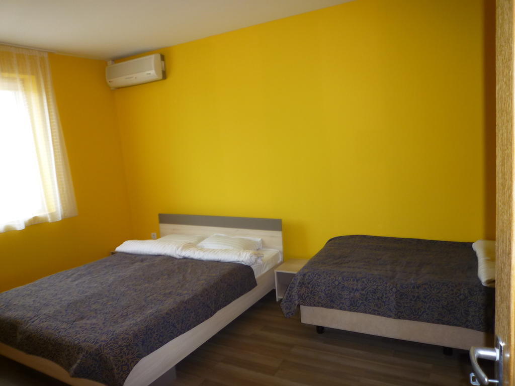 Hotel Farkasverem Vendégház Nyírtura Habitación foto
